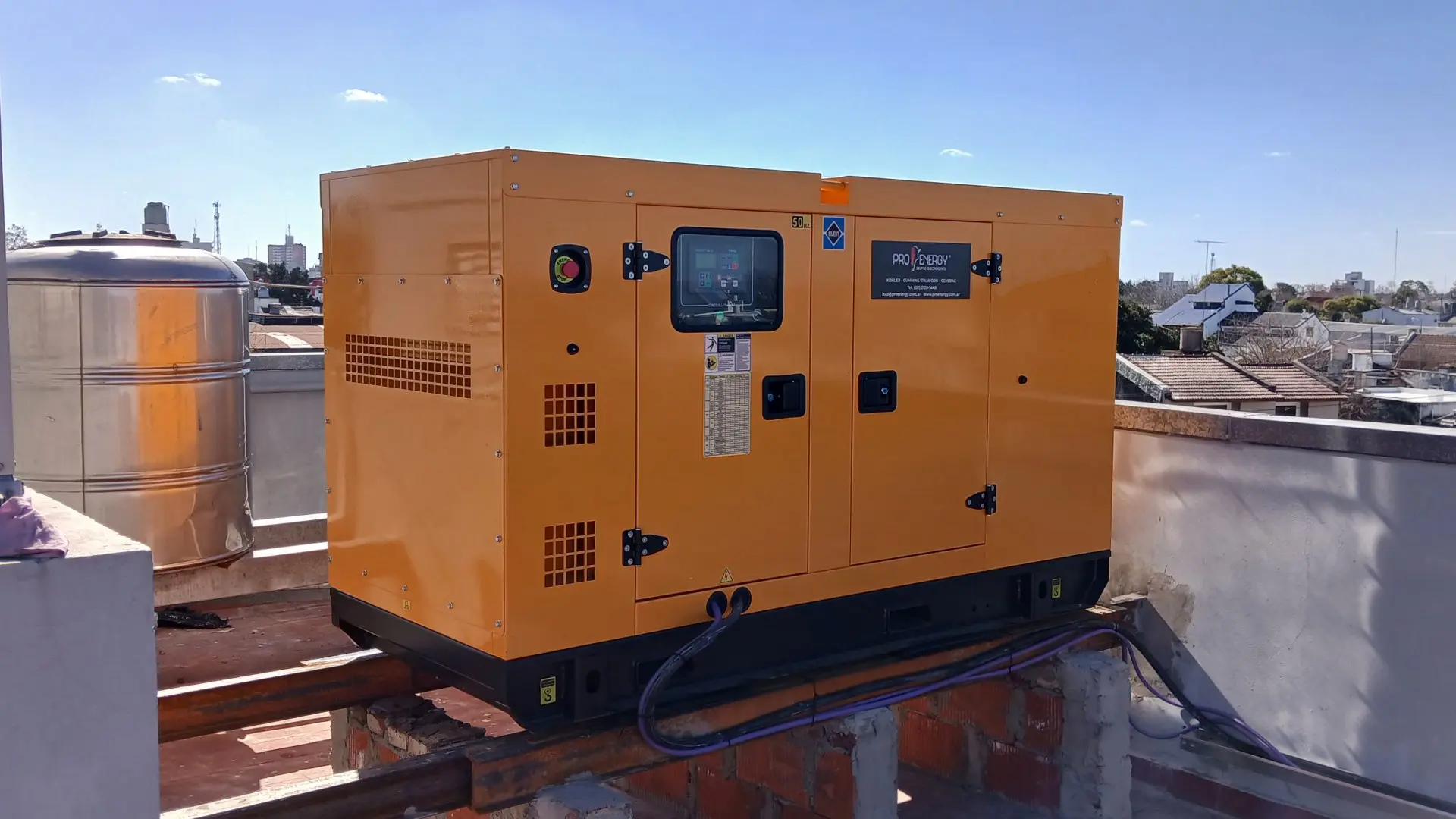 Instalación comercial de grupo electrógeno Cummins diésel