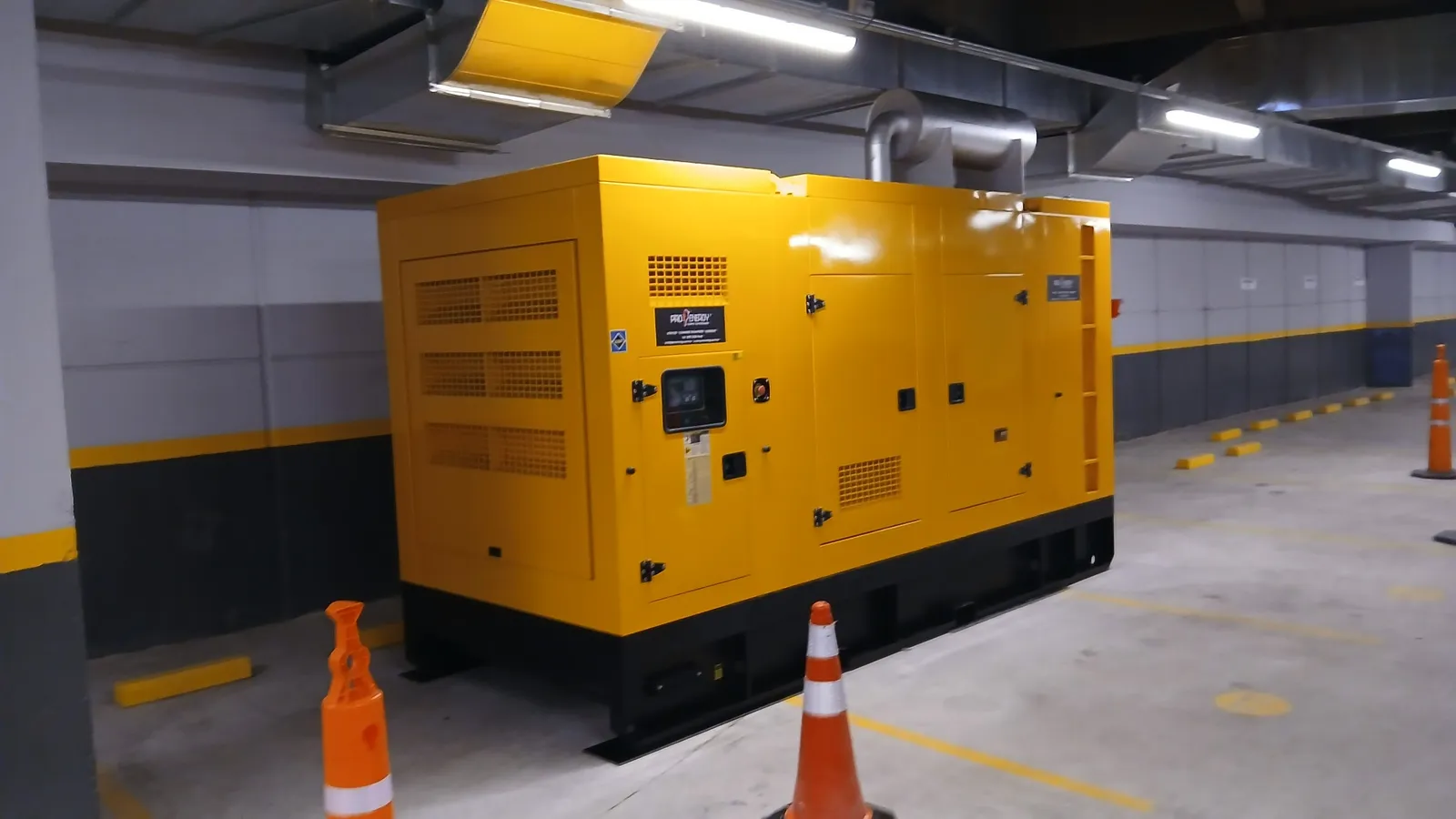 Instalación profesional de grupo electrógeno Cummins industrial realizada por ProEnergy