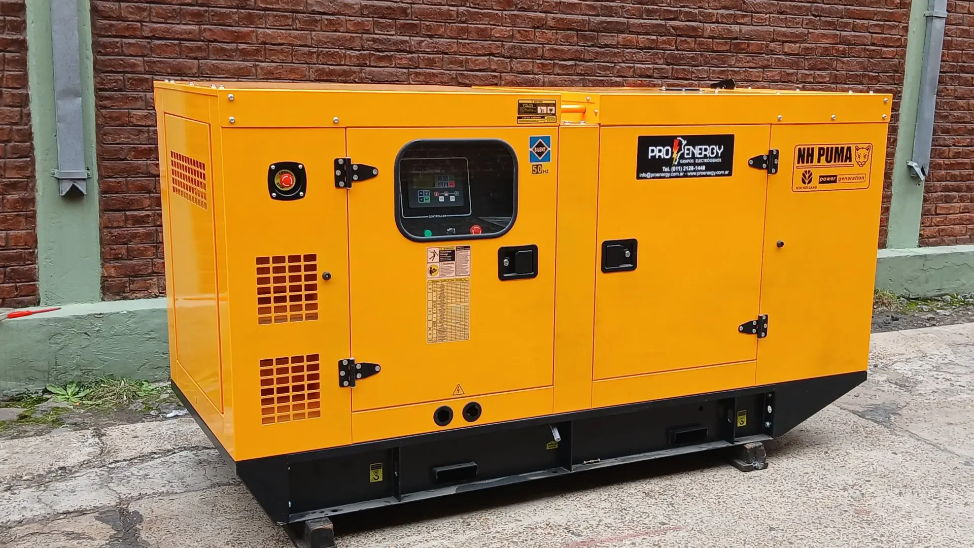 Grupo electrógeno diésel New Holland 120 kVA para clínica