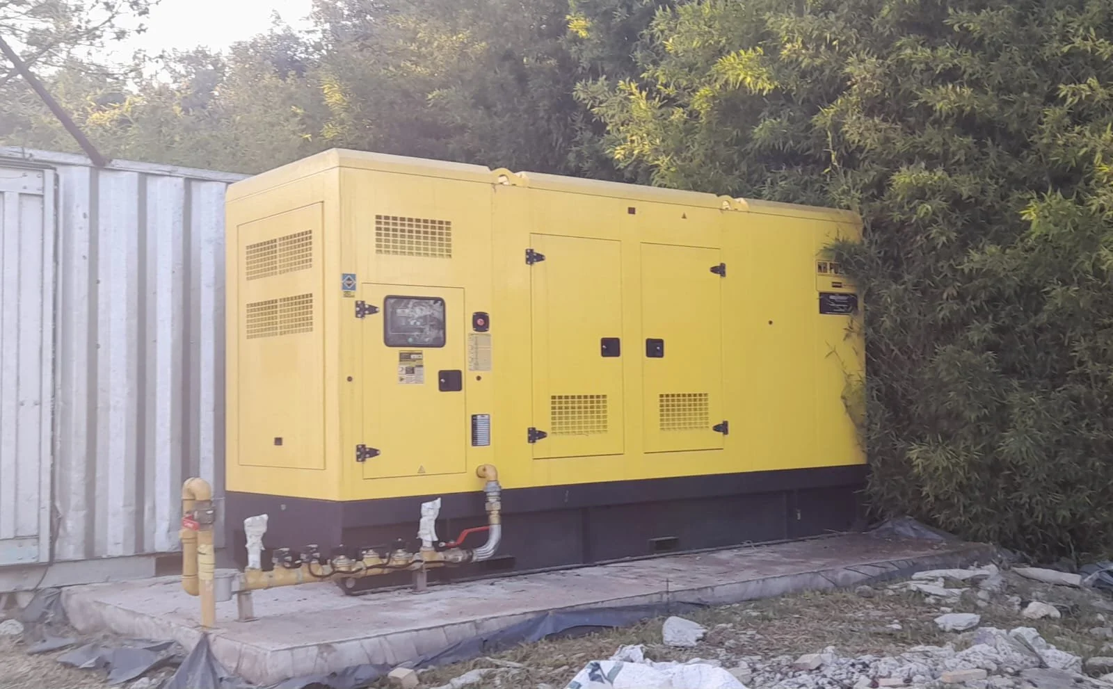 Grupos electrógenos diésel y a gas ProEnergy para uso residencial, comercial e industrial