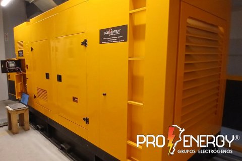 Grupo electrógeno 550 kVA para edificio cowork